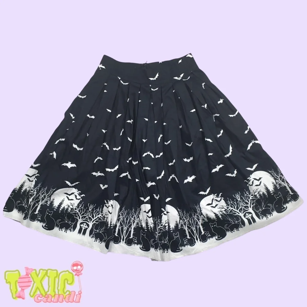 ๐ Graveyard Pleated Circle Skirt ๐ - Picture 1 of 4